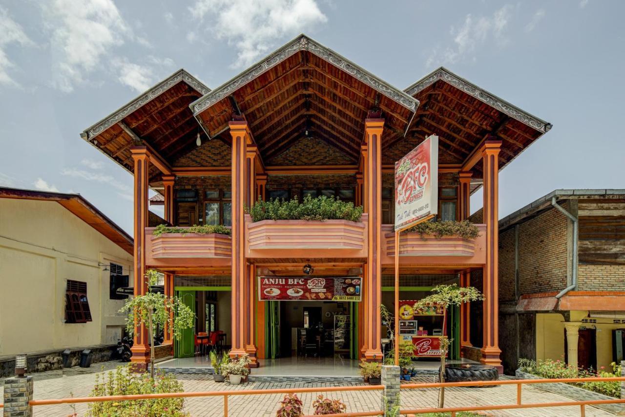 Oyo 3202 Hans Homestay Tuktuk Siadong Bagian luar foto