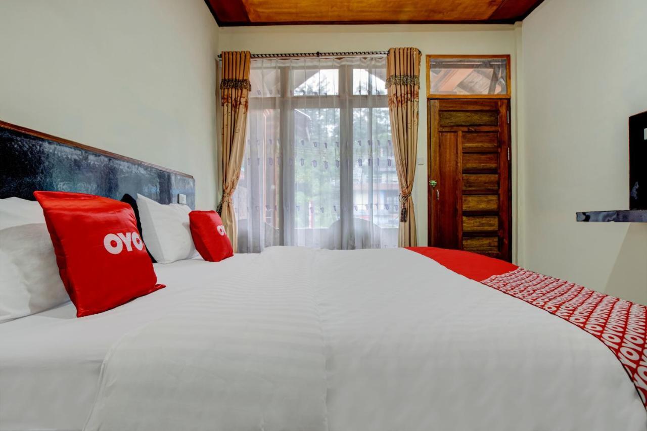 Oyo 3202 Hans Homestay Tuktuk Siadong Bagian luar foto