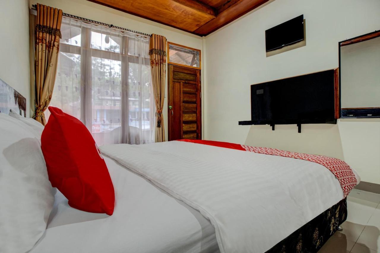 Oyo 3202 Hans Homestay Tuktuk Siadong Bagian luar foto