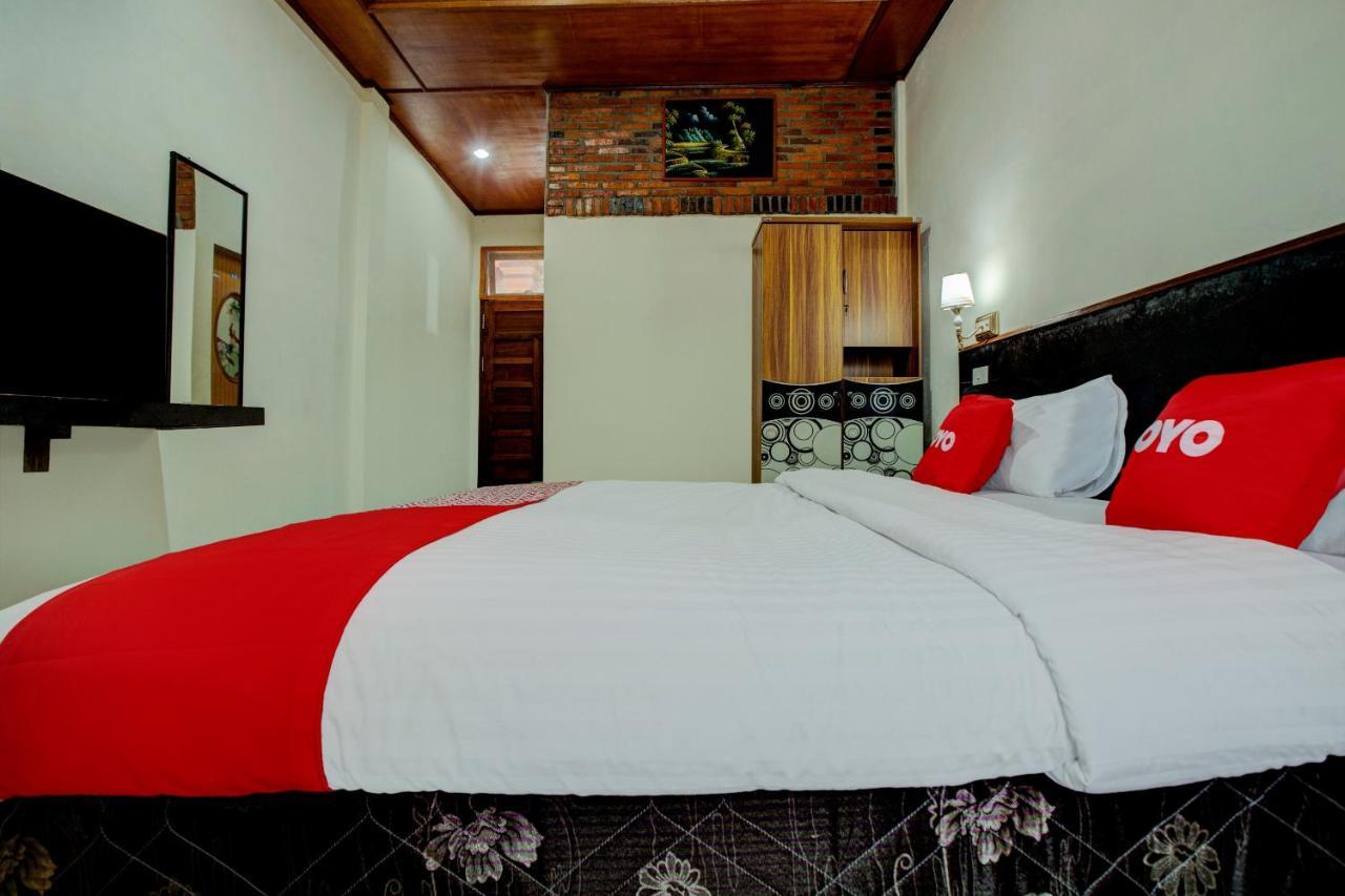 Oyo 3202 Hans Homestay Tuktuk Siadong Bagian luar foto