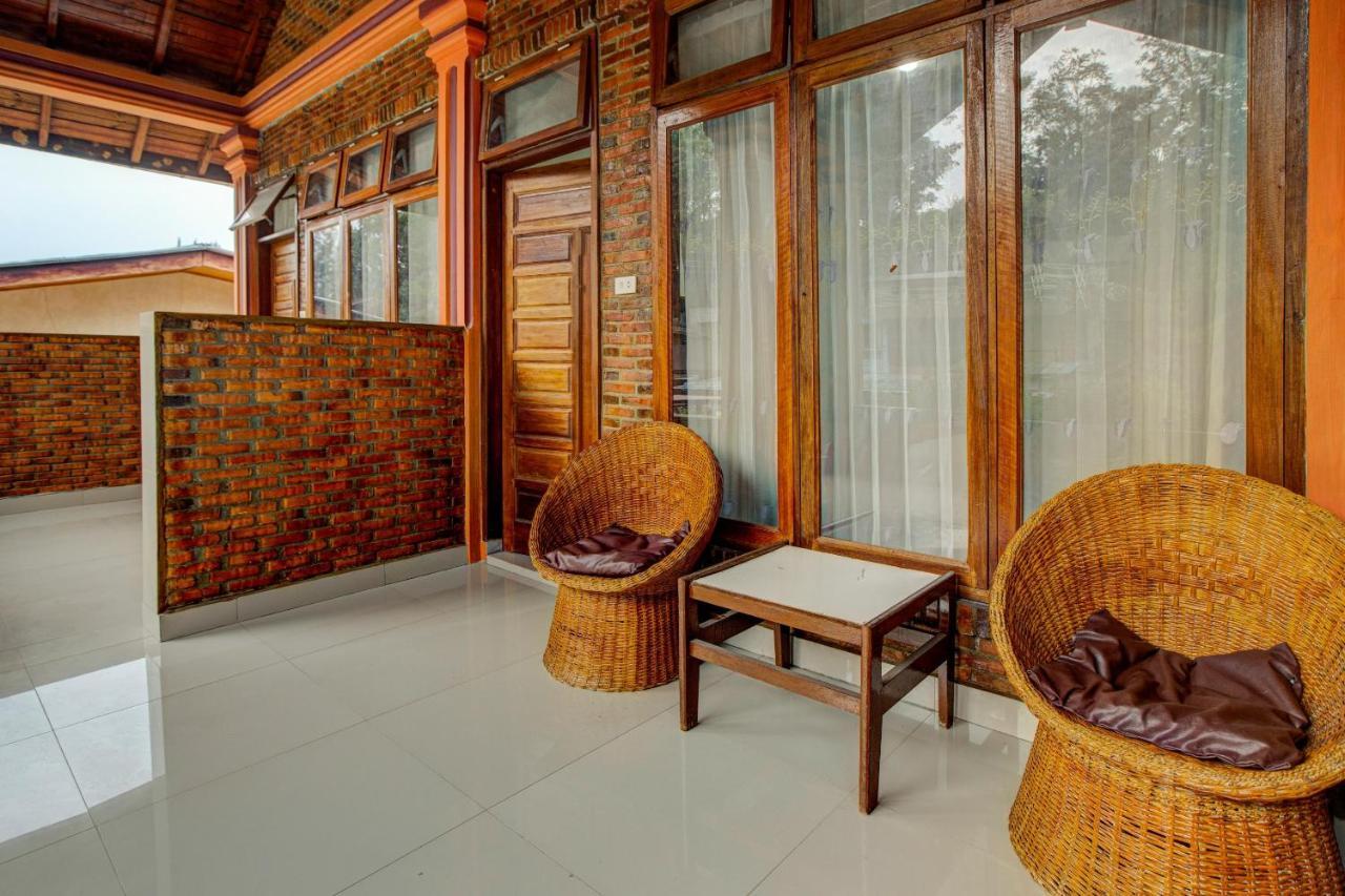 Oyo 3202 Hans Homestay Tuktuk Siadong Bagian luar foto
