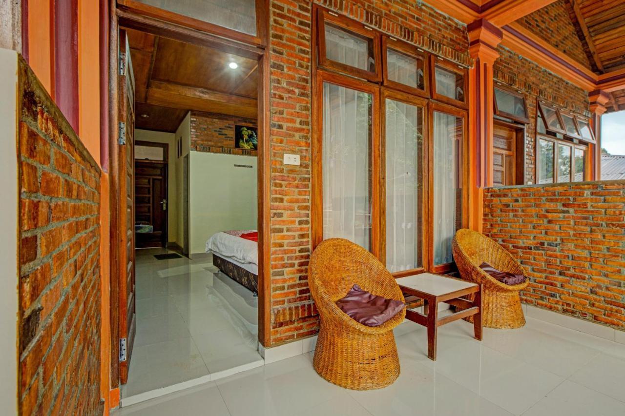 Oyo 3202 Hans Homestay Tuktuk Siadong Bagian luar foto